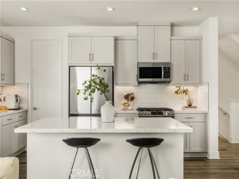 201 Lynx , Irvine, CA