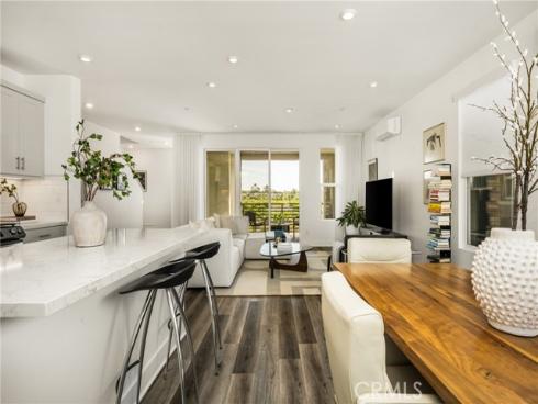 201 Lynx , Irvine, CA