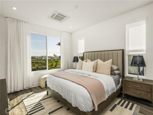 201 Lynx , Irvine, CA