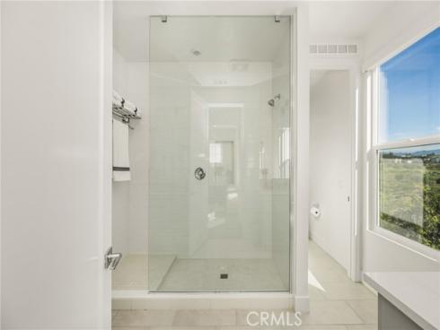 201 Lynx , Irvine, CA