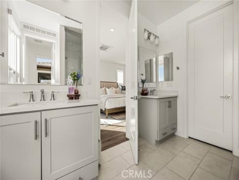 201 Lynx , Irvine, CA