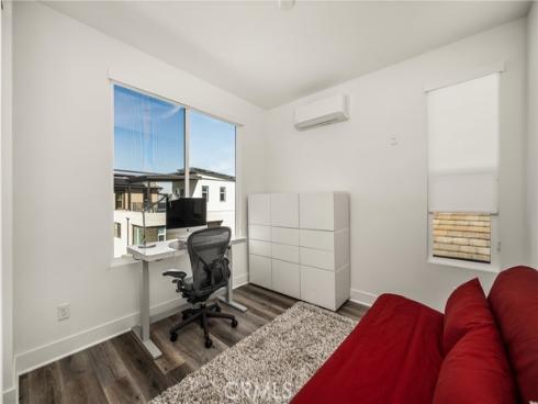 201 Lynx , Irvine, CA