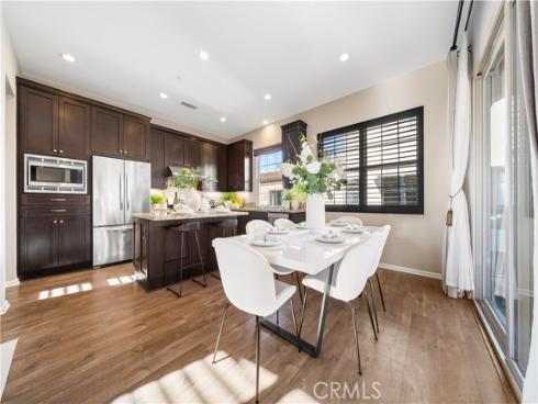 81 Strawberry Grv , Irvine, CA