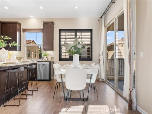 81 Strawberry Grv , Irvine, CA