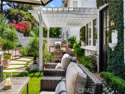 90 Winslow , Irvine, CA