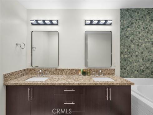 21 Gramercy 220 , Irvine, CA