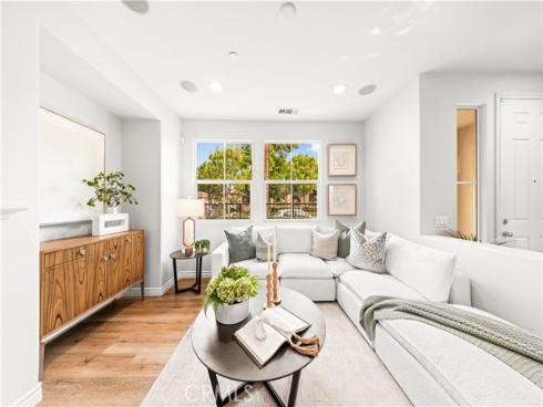 74  Trailing Vine  , Irvine, CA