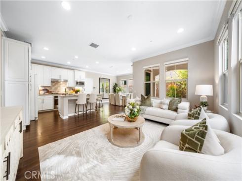 102 Yellow Pine , Irvine, CA