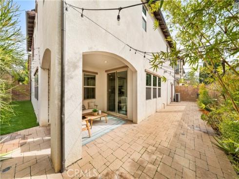 102 Yellow Pine , Irvine, CA