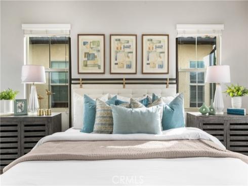 102 Yellow Pine , Irvine, CA