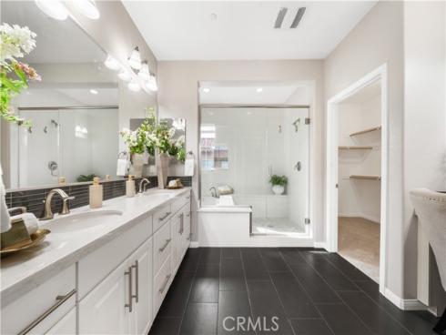 102 Yellow Pine , Irvine, CA