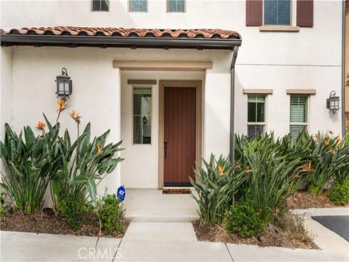 102 Yellow Pine , Irvine, CA