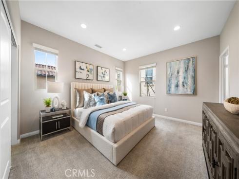 102 Yellow Pine , Irvine, CA