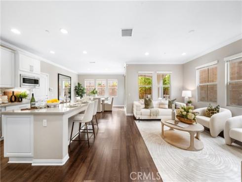 102 Yellow Pine , Irvine, CA