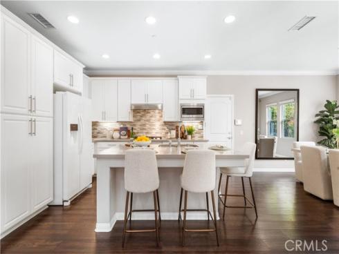 102 Yellow Pine , Irvine, CA