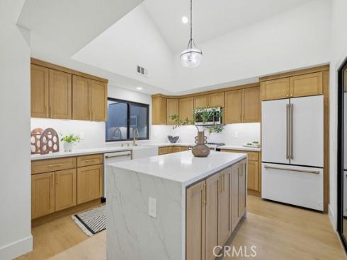 41 Cape Cod , Irvine, CA