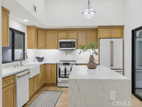 41 Cape Cod , Irvine, CA