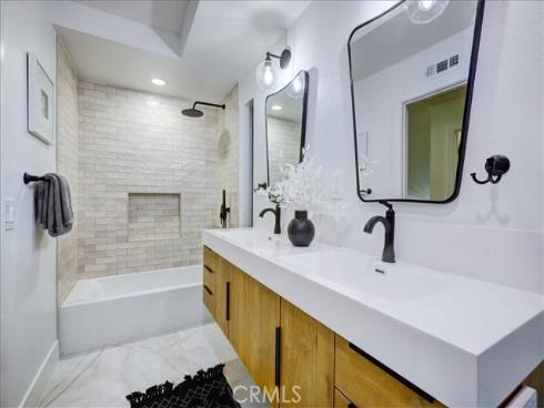 41 Cape Cod , Irvine, CA