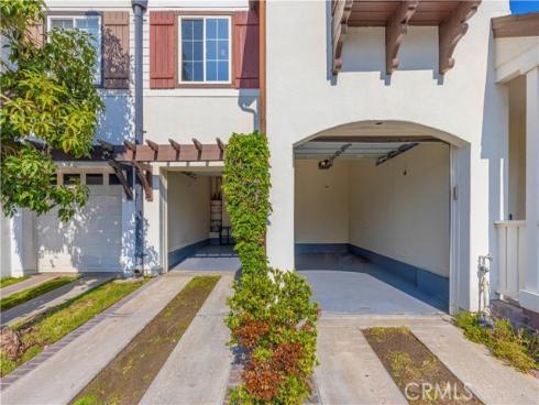 82 Winslow , Irvine, CA