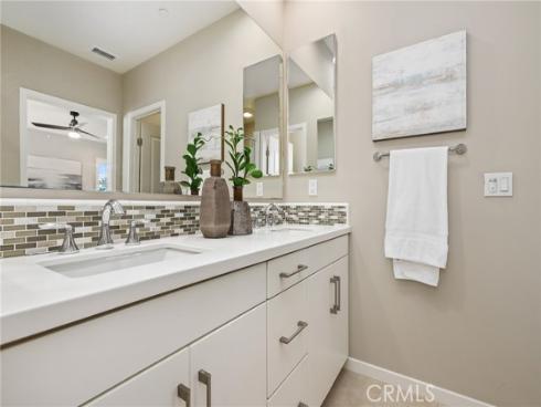 121 Excursion , Irvine, CA