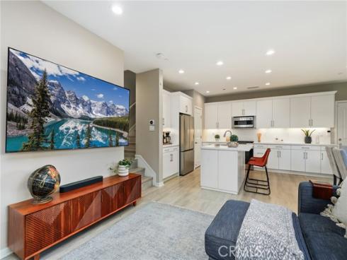 121 Excursion , Irvine, CA