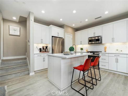 121 Excursion , Irvine, CA