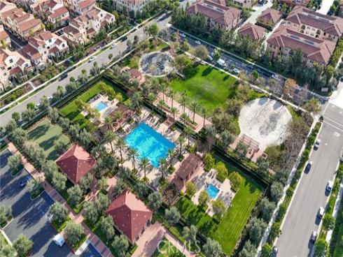 121 Excursion , Irvine, CA