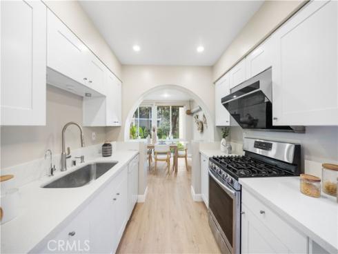 136 Pineview , Irvine, CA