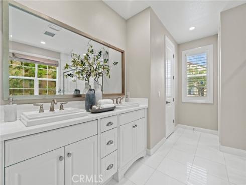 208 Radial , Irvine, CA