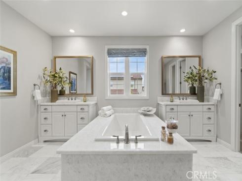 208 Radial , Irvine, CA