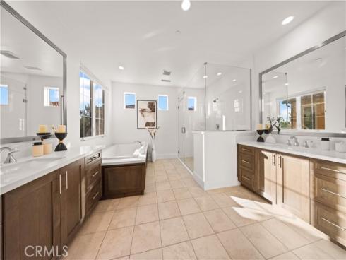 65 Glacier , Irvine, CA