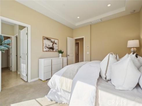 76 Bianco , Irvine, CA