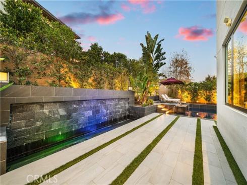 83  Lunar  , Irvine, CA