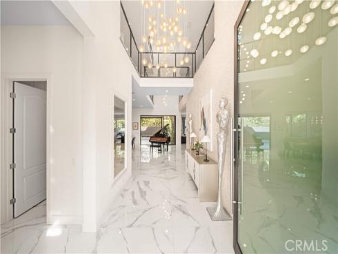 83  Lunar  , Irvine, CA