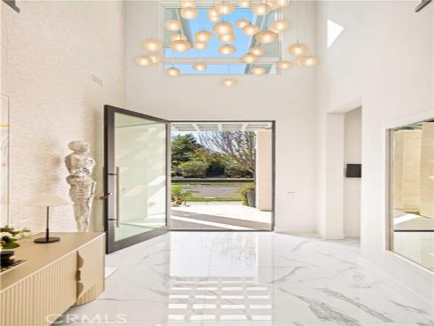 83  Lunar  , Irvine, CA