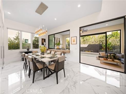 83  Lunar  , Irvine, CA