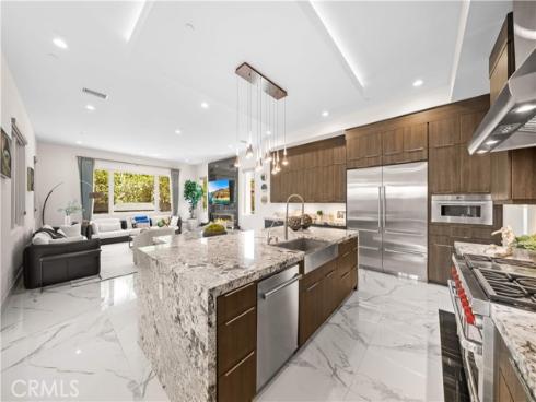 83  Lunar  , Irvine, CA