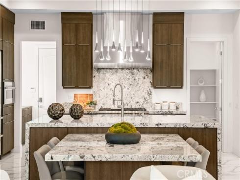 83  Lunar  , Irvine, CA