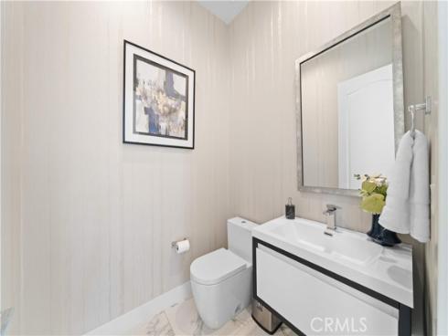 83  Lunar  , Irvine, CA