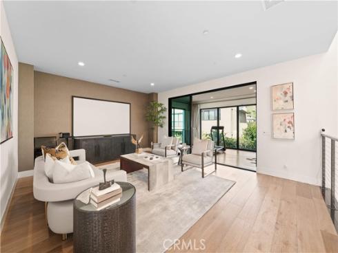 83  Lunar  , Irvine, CA