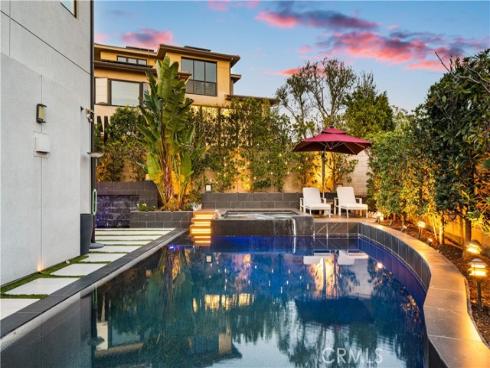 83  Lunar  , Irvine, CA