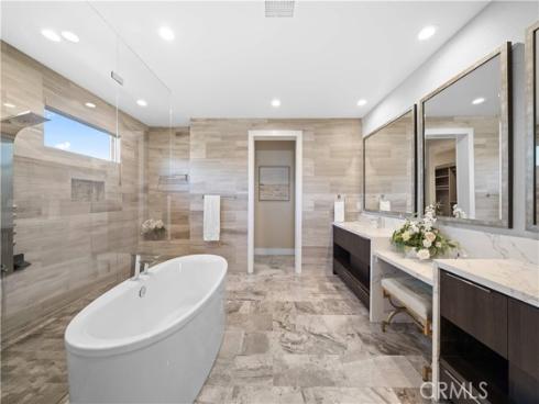 83  Lunar  , Irvine, CA