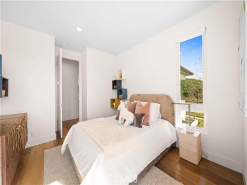 83  Lunar  , Irvine, CA