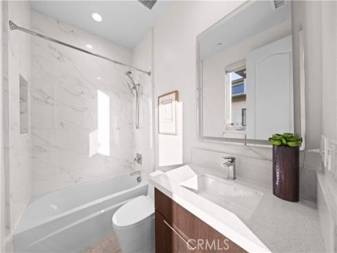 83  Lunar  , Irvine, CA