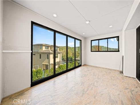 83  Lunar  , Irvine, CA