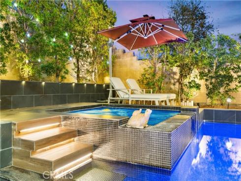 83  Lunar  , Irvine, CA