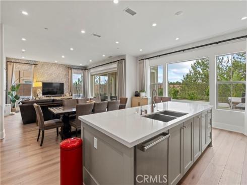 63 Longchamp , Irvine, CA