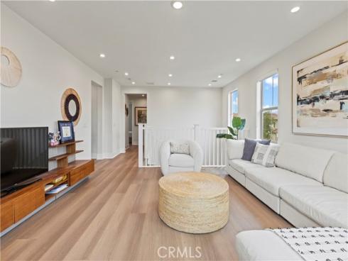 63 Longchamp , Irvine, CA