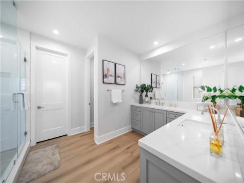 63 Longchamp , Irvine, CA