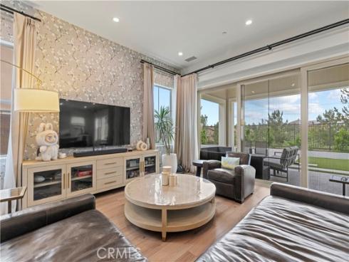 63 Longchamp , Irvine, CA